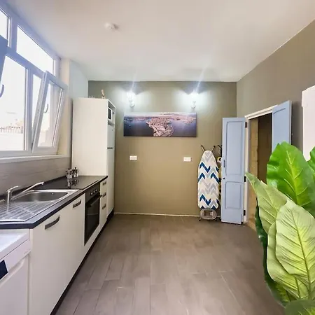 Authentic Studio With Maltese Balcony In Bormla By 360 Estates 公寓