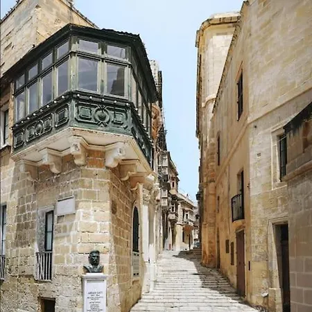 公寓 Authentic Studio With Maltese Balcony In Bormla By 360 Estates *