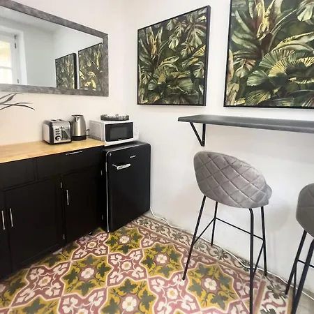 公寓 Authentic Studio With Maltese Balcony In Bormla By 360 Estates