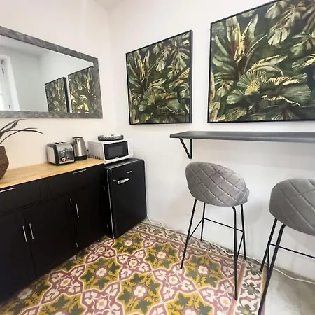 Authentic Studio With Maltese Balcony In Bormla By 360 Estates 公寓