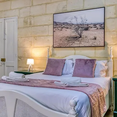 Lägenhet Authentic Studio With Maltese Balcony In Bormla By 360 Estates