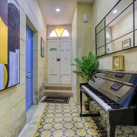 Authentic Studio With Maltese Balcony In Bormla By 360 Estates
