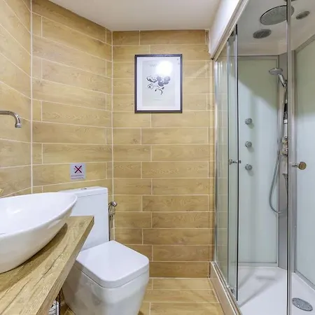 Authentic Studio With Maltese Balcony In Bormla By 360 Estates Lägenhet