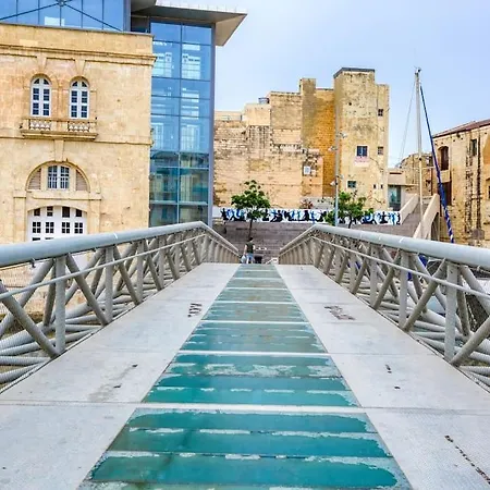 Authentic Studio With Maltese Balcony In Bormla By 360 Estates *