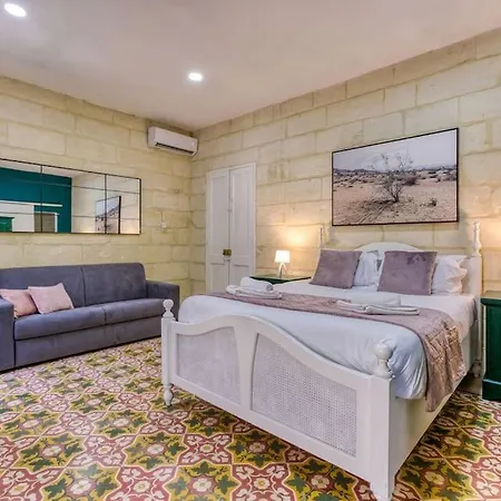 Authentic Studio With Maltese Balcony In Bormla By 360 Estates Apartment Cospicua